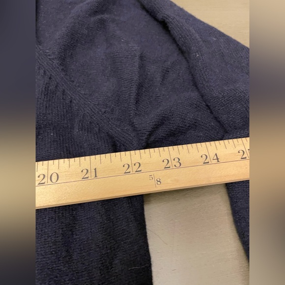 LL Bean Men’s Size X Large 100% Lambs Wool Pullover V-Neck Sweater Navy Blue - Picture 4 of 7